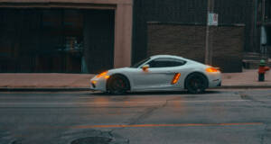 Alarmy a sirény často houkají zbytečně