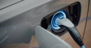 GPS lokátor pro elektromobil - kam ho zapojit a na co si dát pozor?